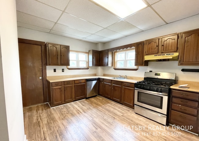Building Photo - 26 Harbor View St Unit 3R