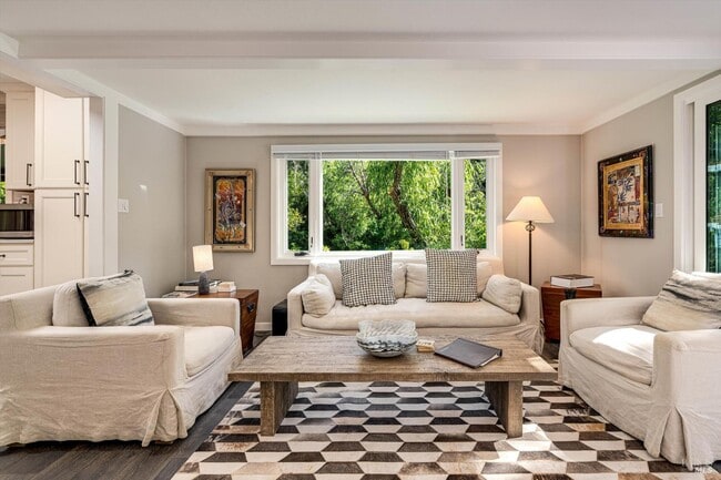 Building Photo - 850 Conn Valley Rd