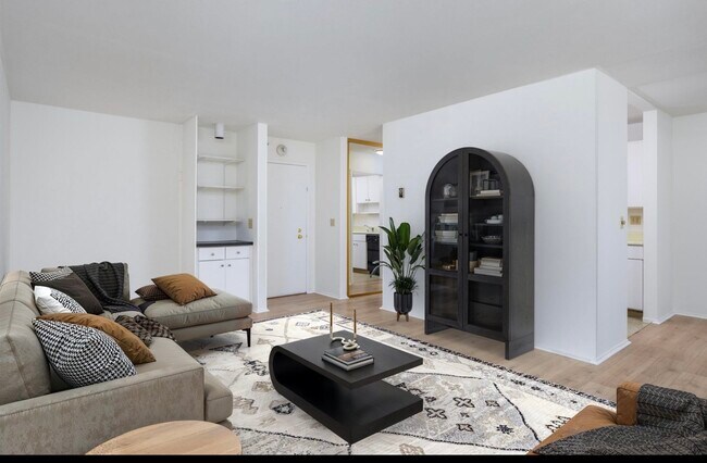 Photo - 4 Commodore Dr Unidad #229