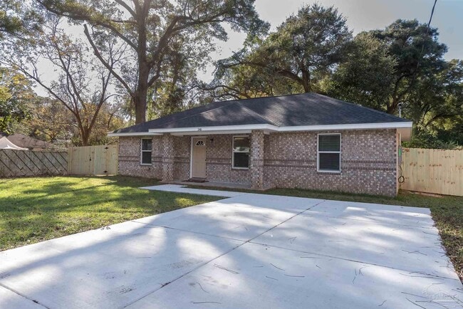 Photo - 245 Cary Memorial Dr