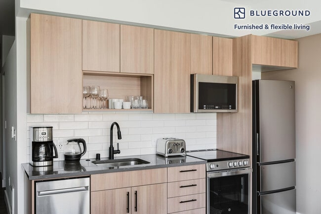 Photo - 104 12th Ave Unidad GO FL6-ID745