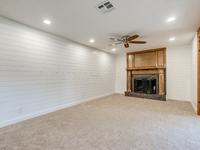 Photo - 11026 E Draper Ave