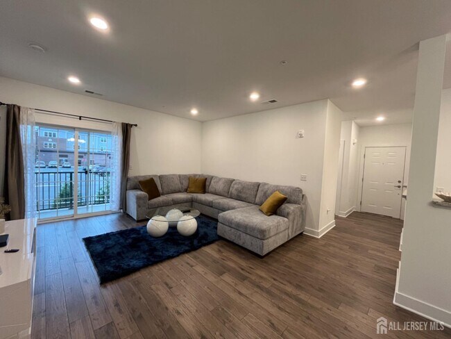 Photo - 826 Stiller Ln