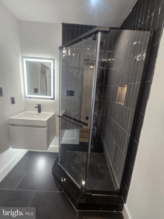 Photo - 1250 N 18th St