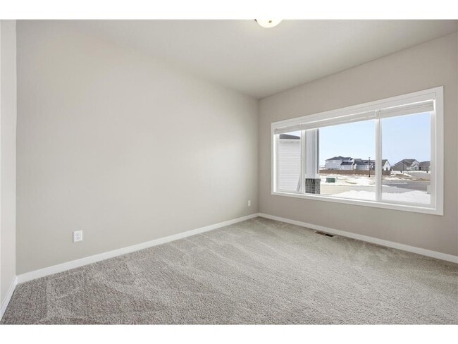 Photo - 4759 32nd St S