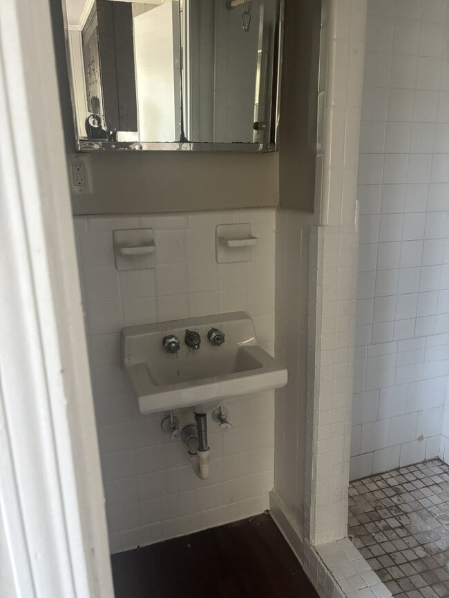 Photo - 608 Jack Warner NE Pkwy Unit 15c