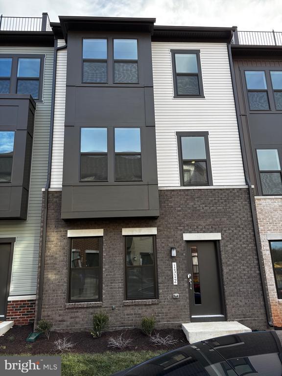 Building Photo - 1312 Bracken Ln