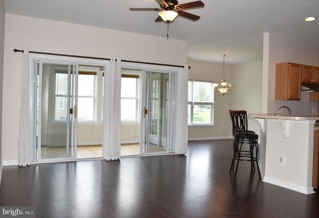 Photo - 121 Barksdale Ct Casa