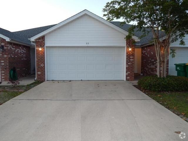 Building Photo - 2 bedroom/2 bathroom/2 car garage town hom... Rental