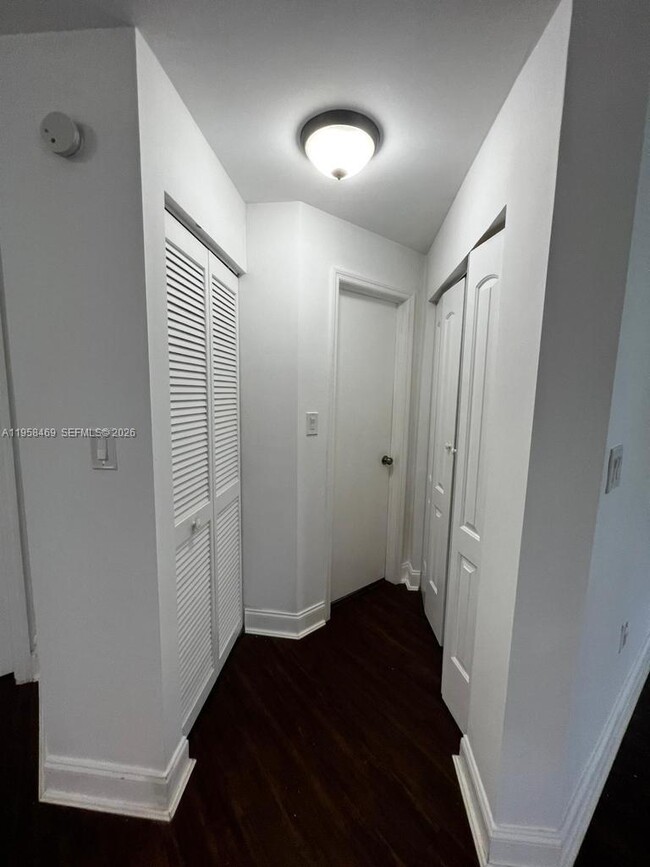 Photo - 4201 Glenmoor Dr Unit 4201