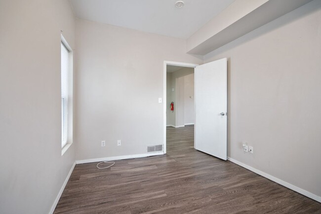 Photo - 2116 College St Apartment Unit 2116 (Lower )