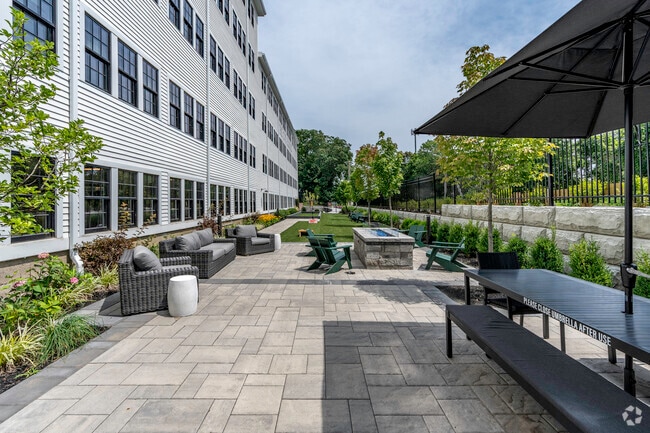 Fire Pit / Outdoor Grilling Area