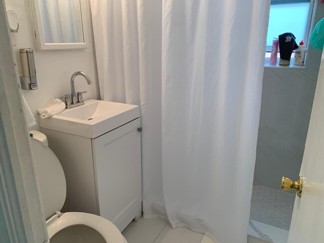 Photo - 2131 Arthur St