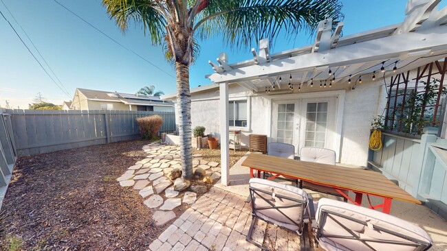 Charming 2-Bedroom Home with Mini Golf Cou... - Charming 2-Bedroom Home with Mini Golf Cou...