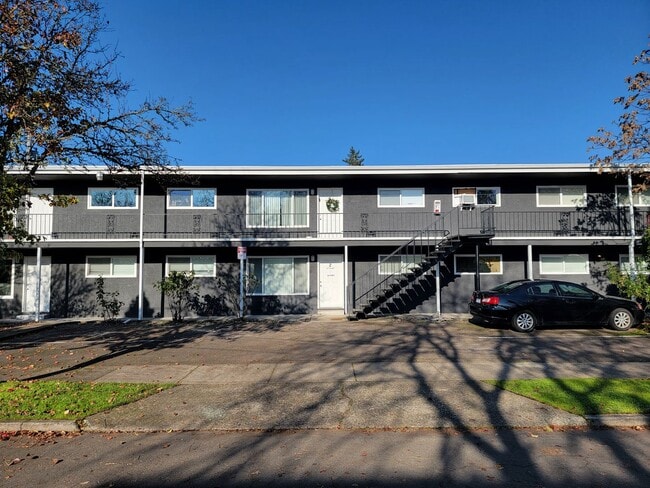 Photo - NO APPLICATION FEE AND FREE FIRST MONTHS RENT!! Cozy 2 Bed, 1 Bath Apartment Near Downtown Albany... Unit 106-01-208-202