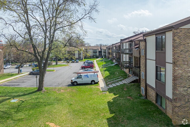 Photo - White Oaks Apartments