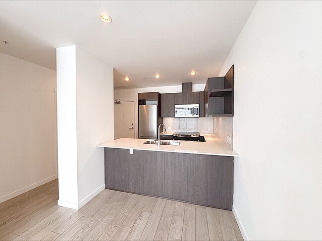 Building Photo - Centre West - 1515 Unit 1515