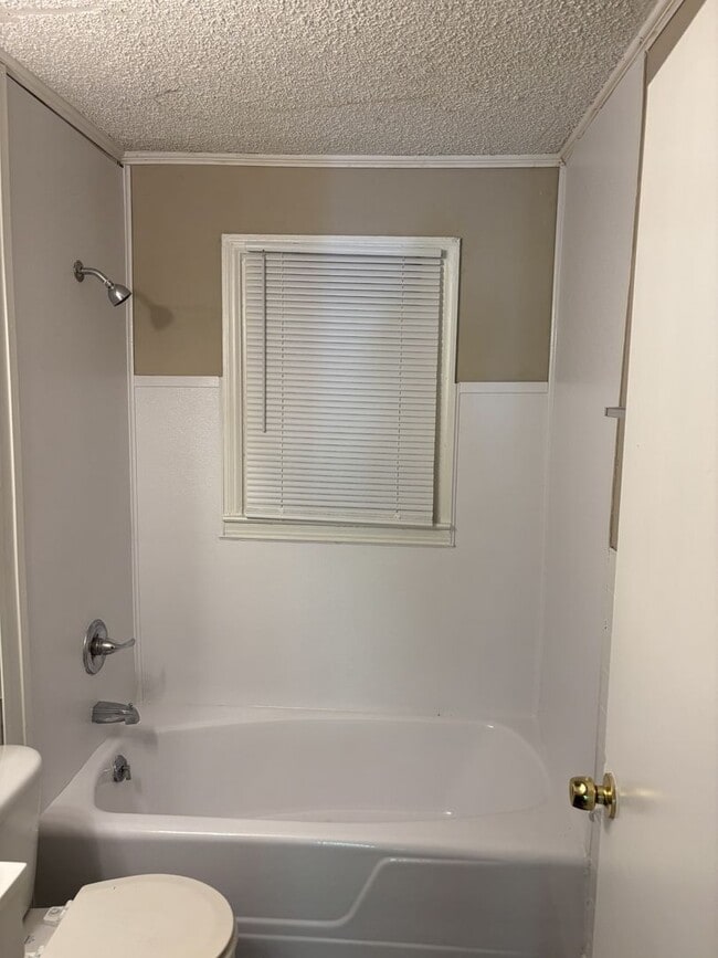 Photo - 213 Caulder Cir