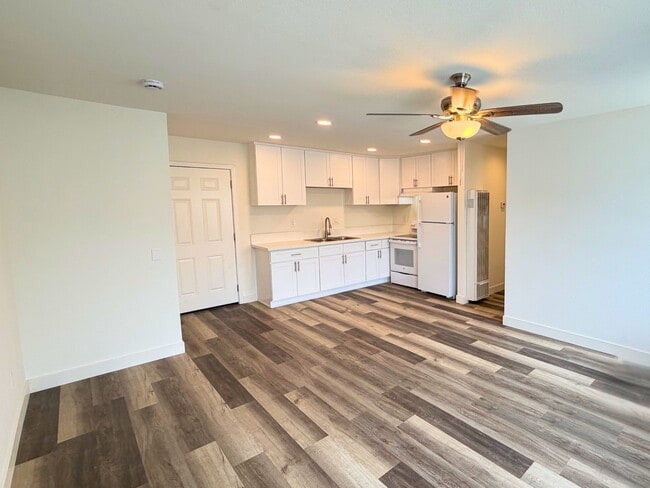 Building Photo - 985 Valencia St Unit 3