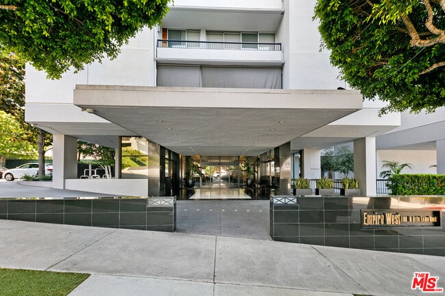 Photo - 1100 Alta Loma Rd Unit 16B