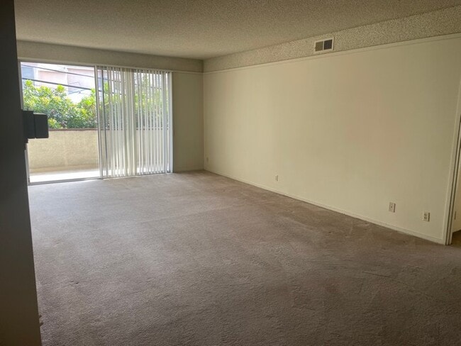 Building Photo - 1840 Fairburn Ave