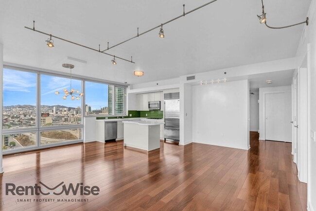 Photo - 501 Beale St Unidad 21G