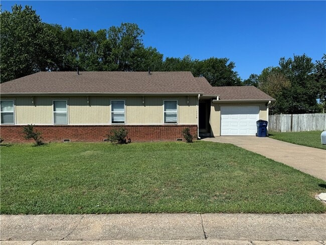 Building Photo - 1114 Mockingbird Ln