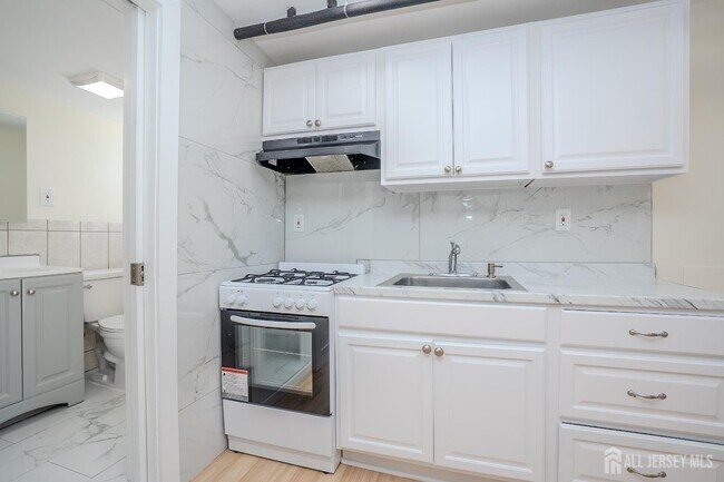 Photo - 3774 NJ-27 Unit 1a