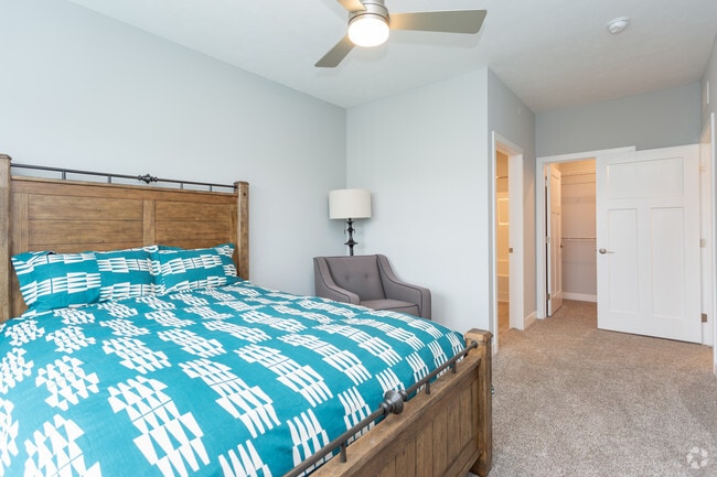 2 BR, 2 BA - 1133 SF