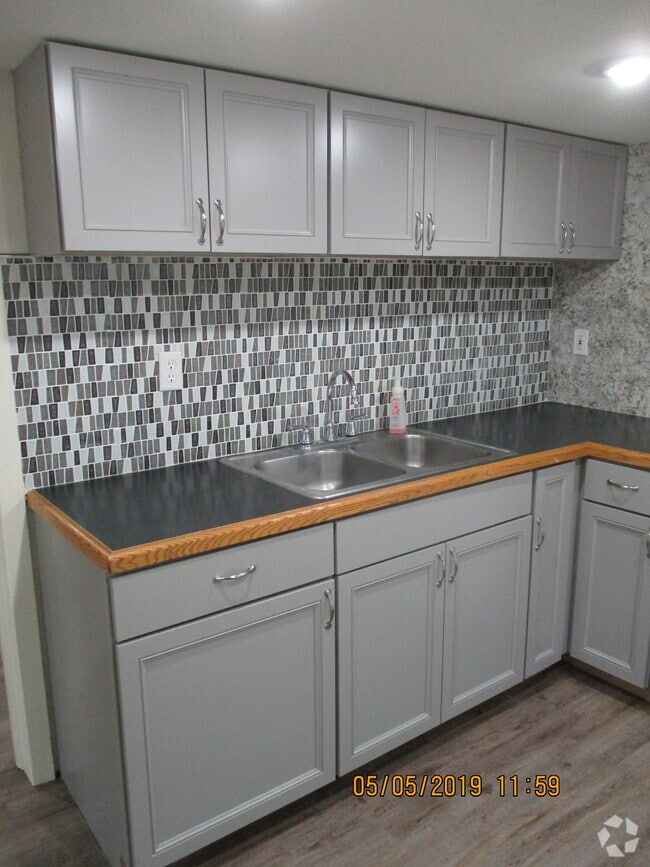 Building Photo - 47 S Sterley St Unit #Rear Rental