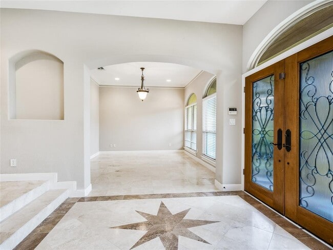 Photo - 1014 Challenger