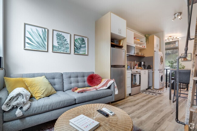 Building Photo - 3843 20th Ave SW Rental