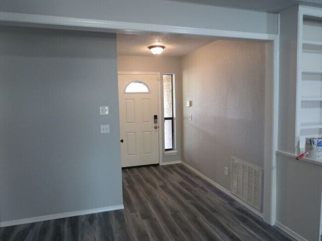 Photo - Edmond 4 bed!