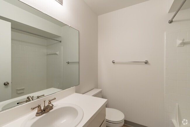 1HAB, 1BA - Becket - 680SF - Kings Arms