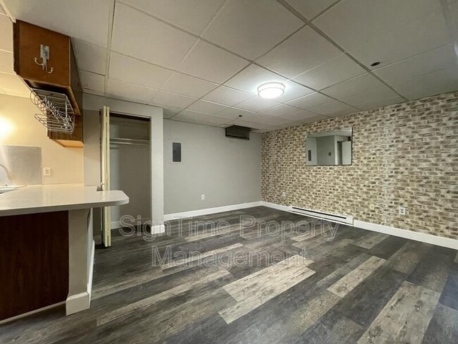 Photo - 69 Broadway Unit Apt B