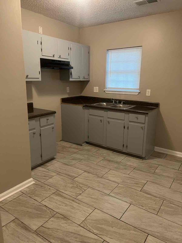 Building Photo - 3618 Faxon Ave Rental