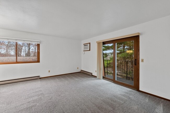 Photo - 516 Marshall Ct