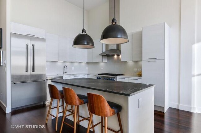 Photo - 1132 W Adams St Unit PHE