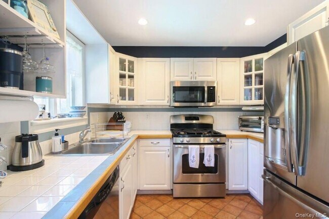 Photo - 270 N Sea Dr