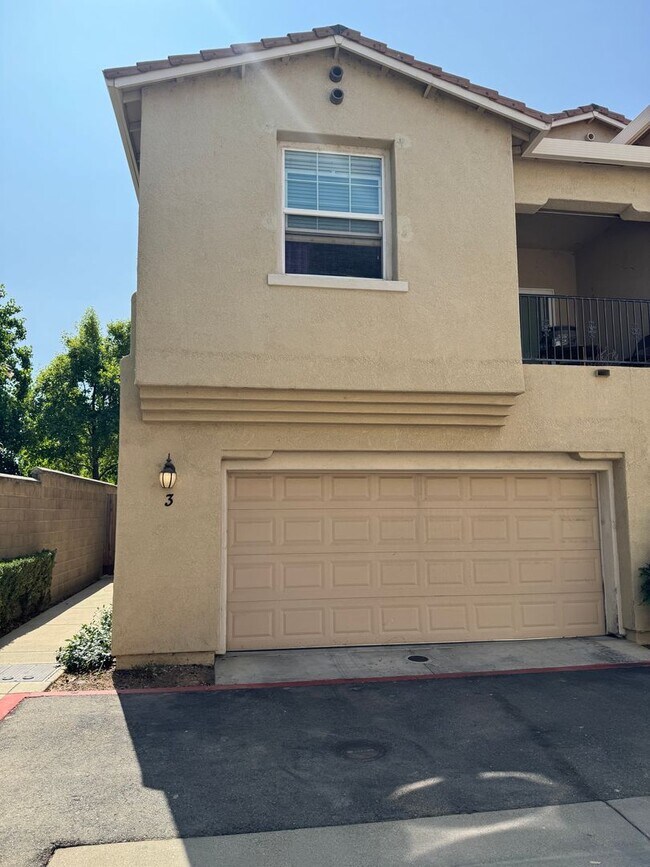 Condo with new paint and carpet! Access to... - Condo with new paint and carpet! Access to...