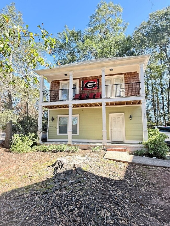 Building Photo - Cute 4 Bedroom Near Downtown for Pre-Lease