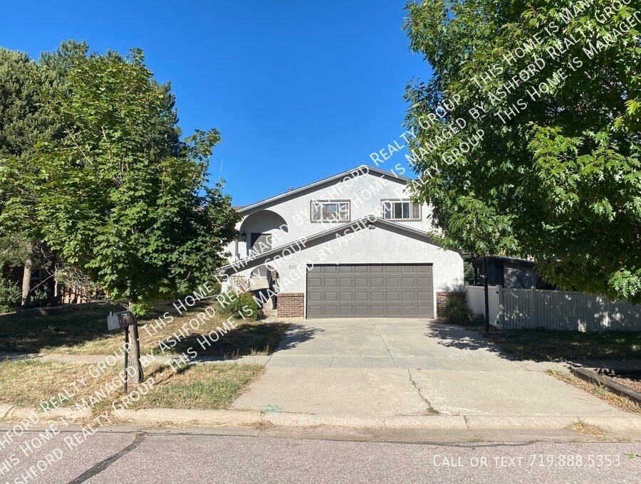 Photo - 930 Panorama Dr-