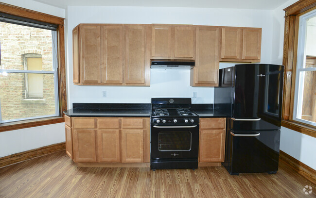 Building Photo - 2318 S Marshall Blvd Rental