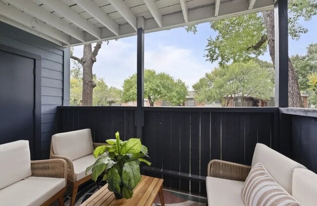 Photo - 2020 Plantation Dr