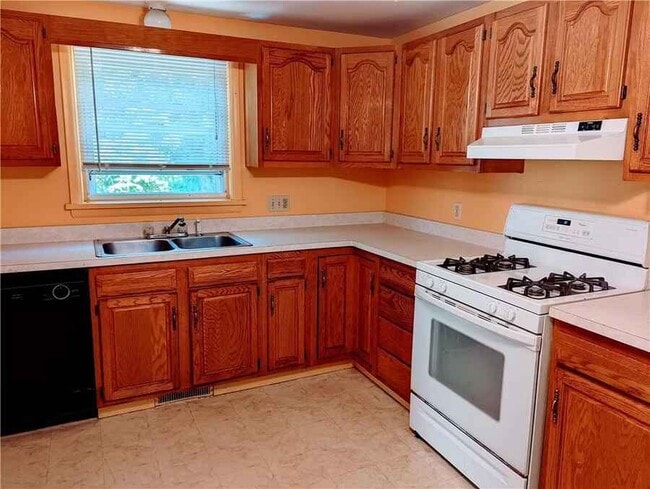 Photo - 111 Bidwell Terrace