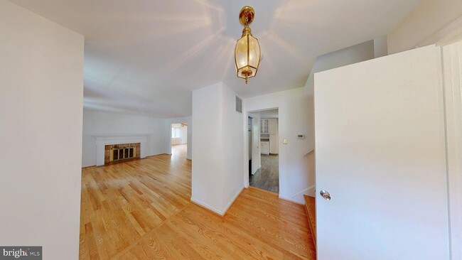 Photo - 7028 Wick Ln