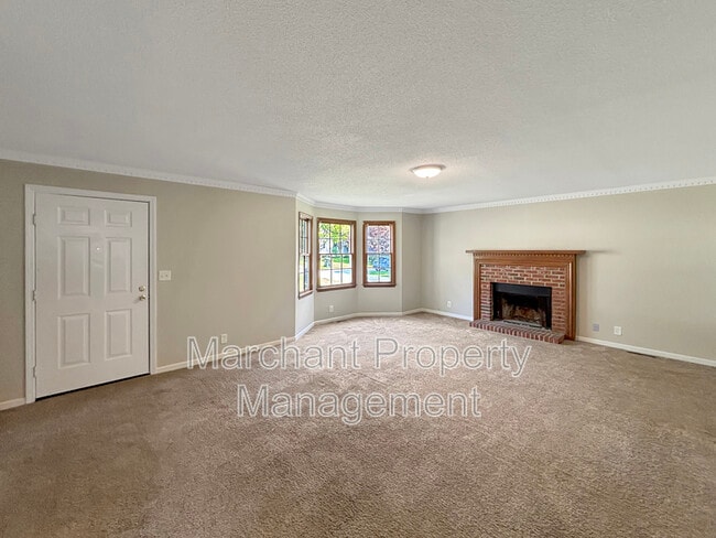 Photo - 118 Creek Dr