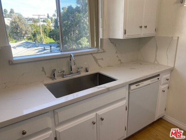 Photo - 2423 4th St Unit 5