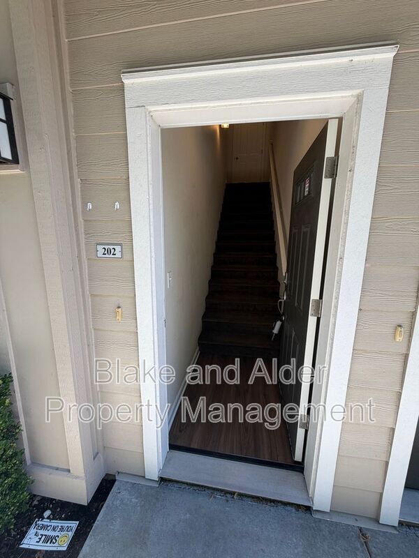 Photo - 10805 NE Red Wing Way