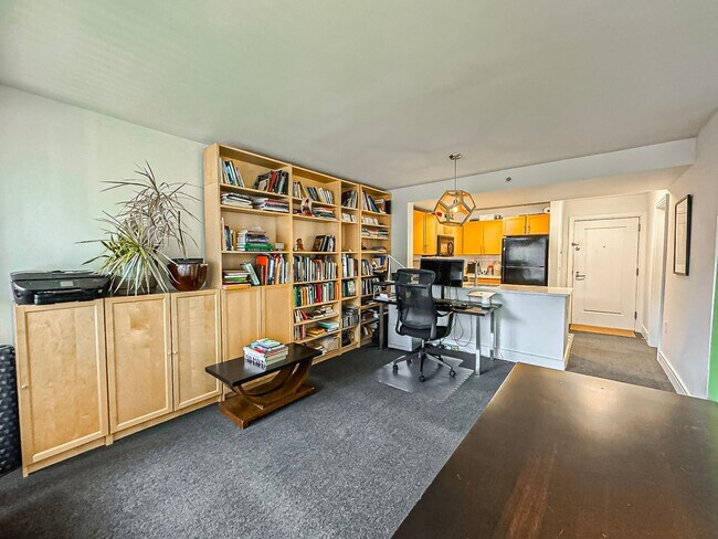 Photo - Bright and Sophisticated Studio Minutes Away from The Warf With Storage, Parking & Utilities Incl... Unidad S414